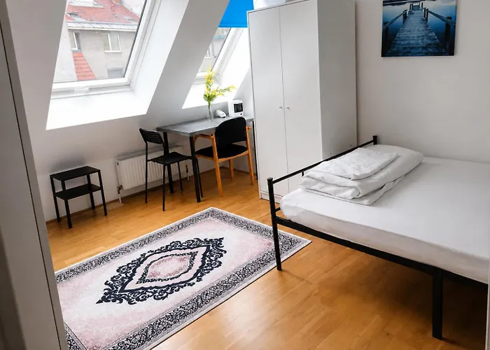 Bright Attic In Shared In 1020 Gasthof