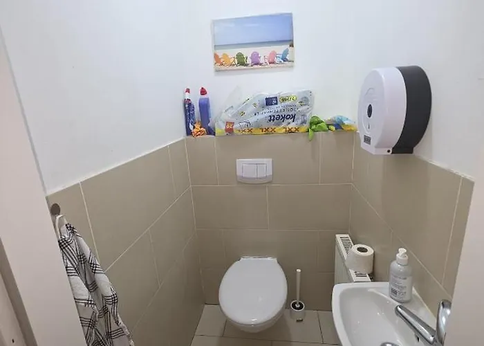 Bright Attic In Shared In 1020 Гостевой дом