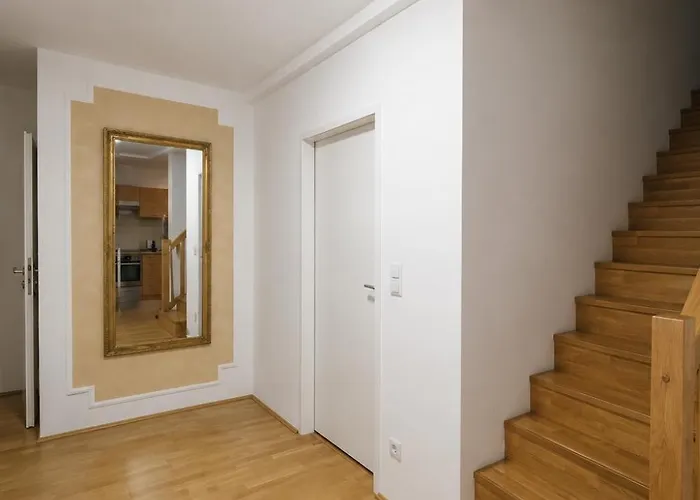 Гостевой дом Bright Attic In Shared In 1020 Вена